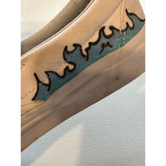 Vans Classic Youth Off White Custom Graffiti Art Slip-On Sneakers Size 1 - Picture 4 of 10